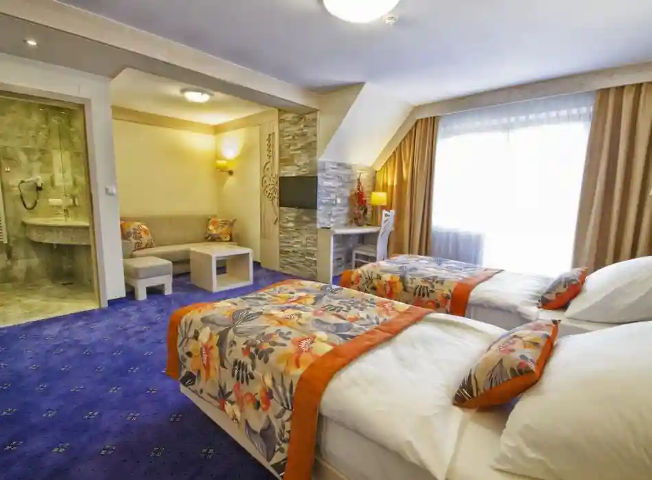 Hotel Toporów Premium - stimmungsvolles Interieur 7